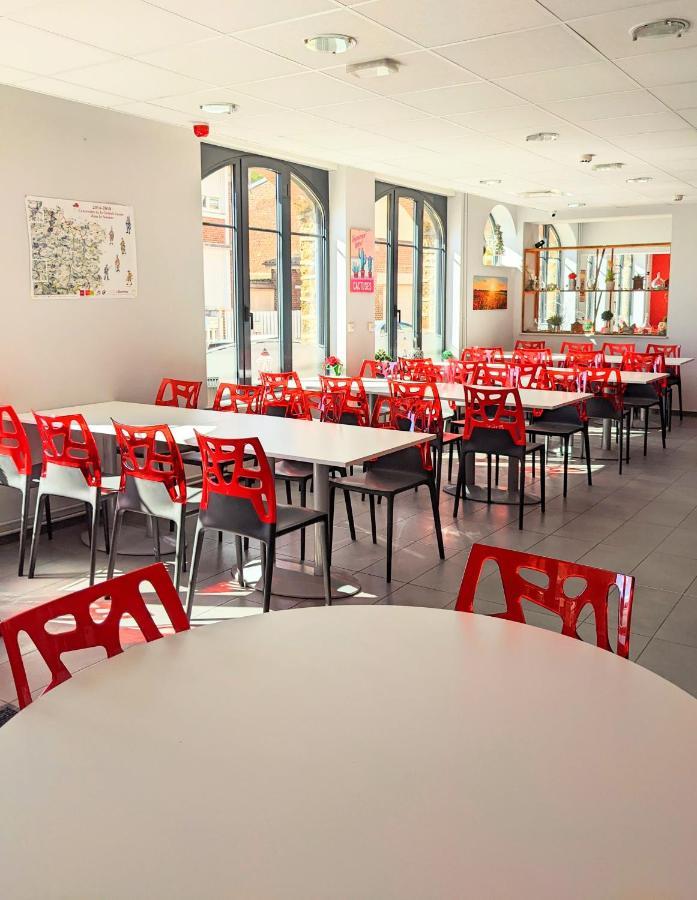 Auberge Des Remparts 佩罗讷 外观 照片