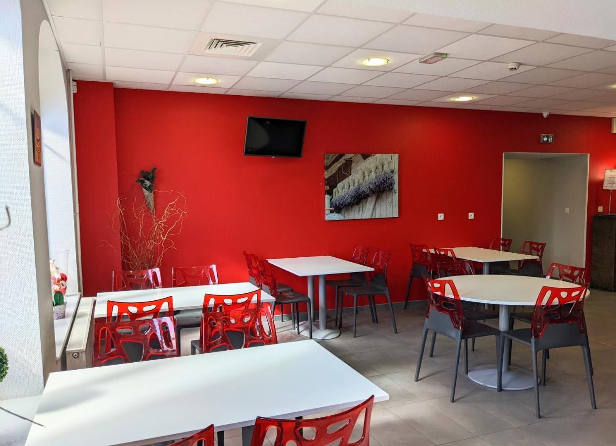 Auberge Des Remparts 佩罗讷 外观 照片