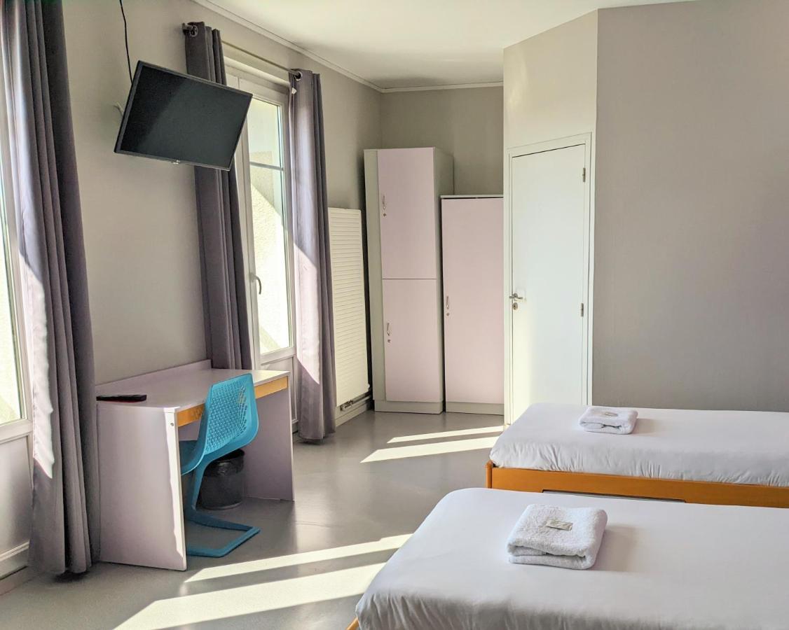 Auberge Des Remparts 佩罗讷 外观 照片