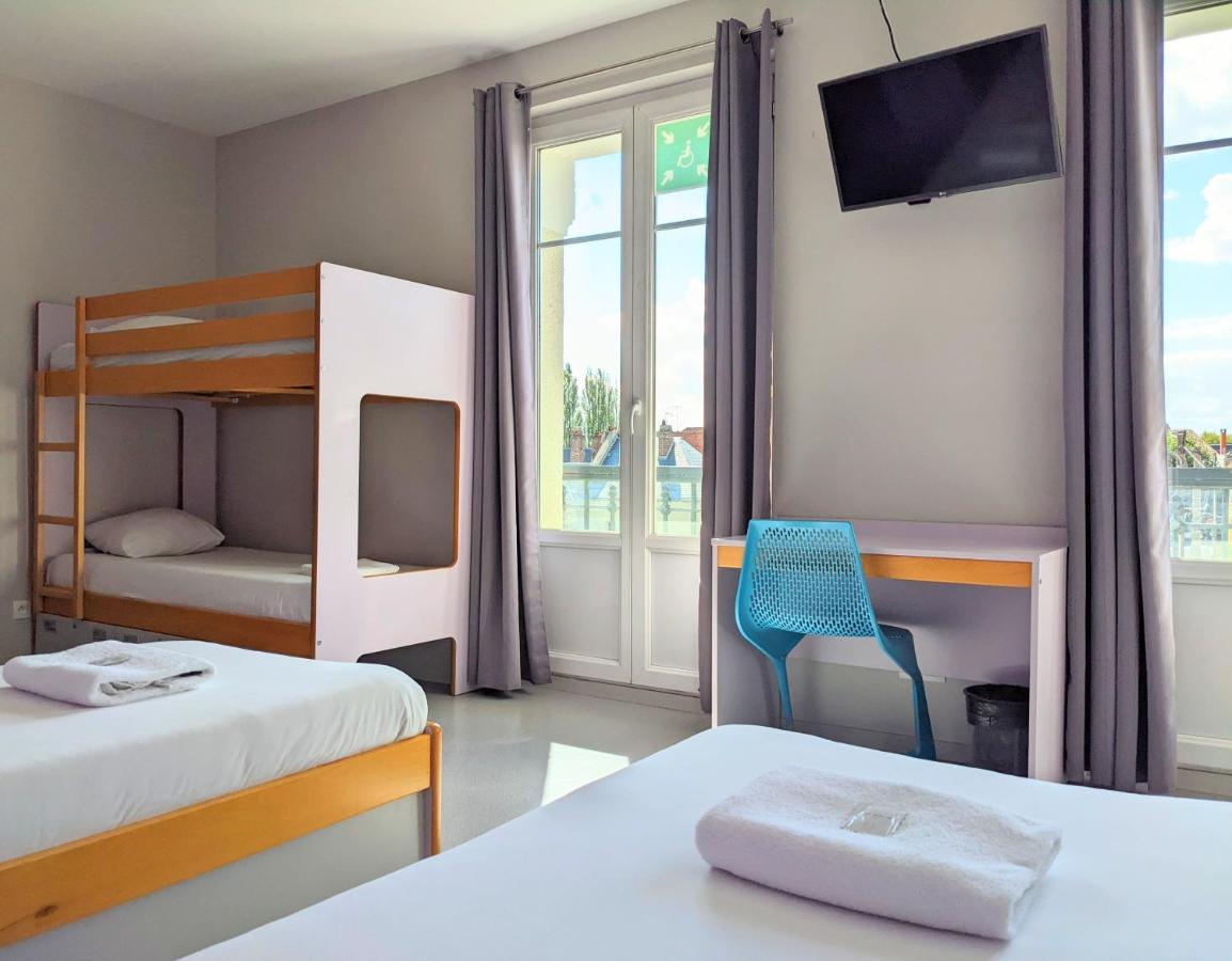 Auberge Des Remparts 佩罗讷 外观 照片