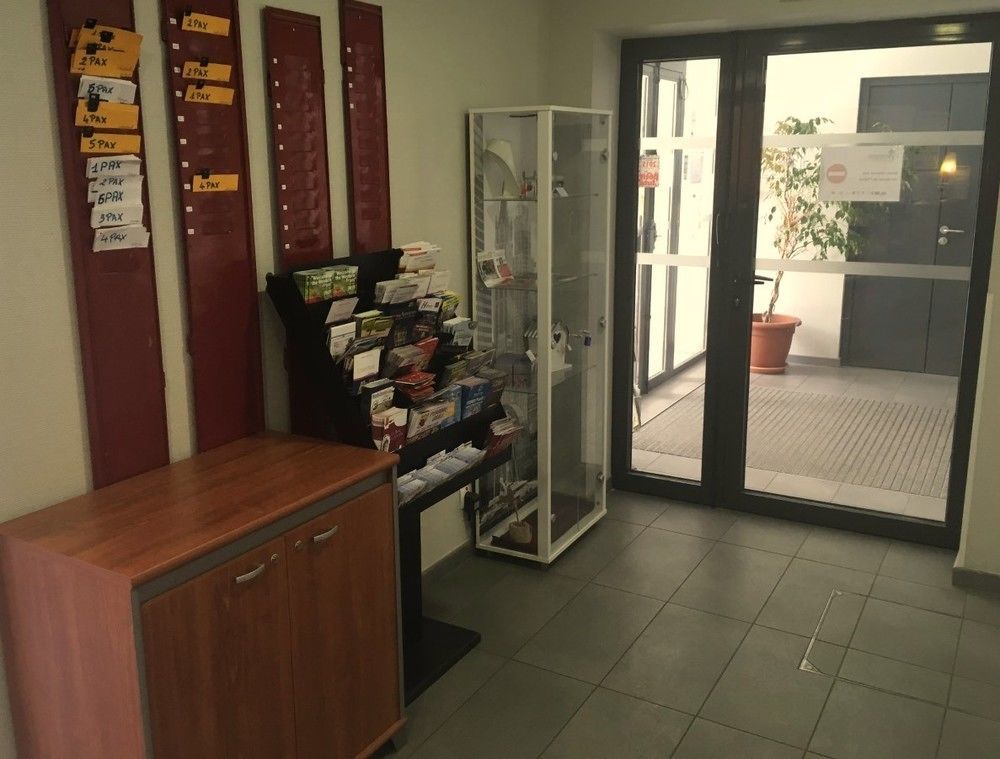 Auberge Des Remparts 佩罗讷 外观 照片