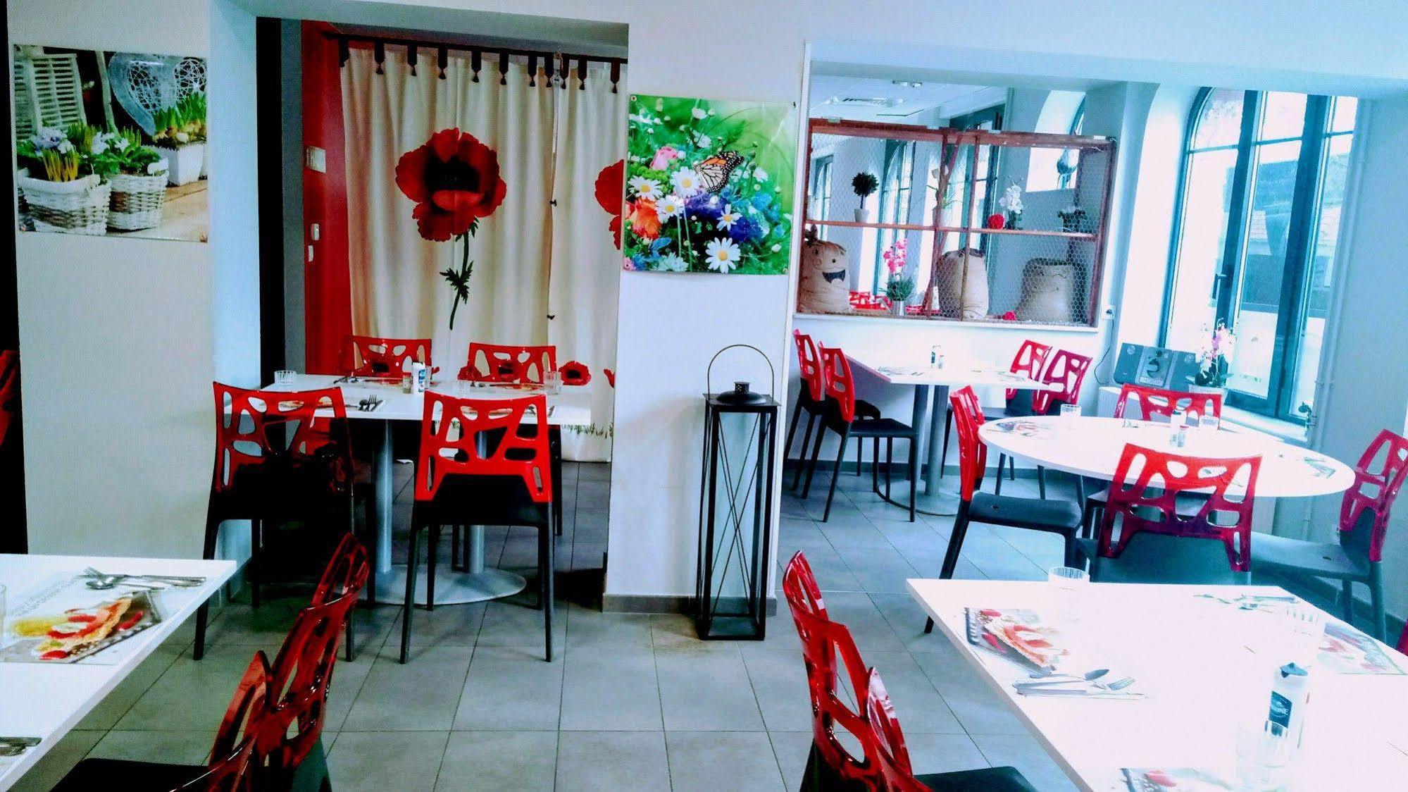 Auberge Des Remparts 佩罗讷 外观 照片