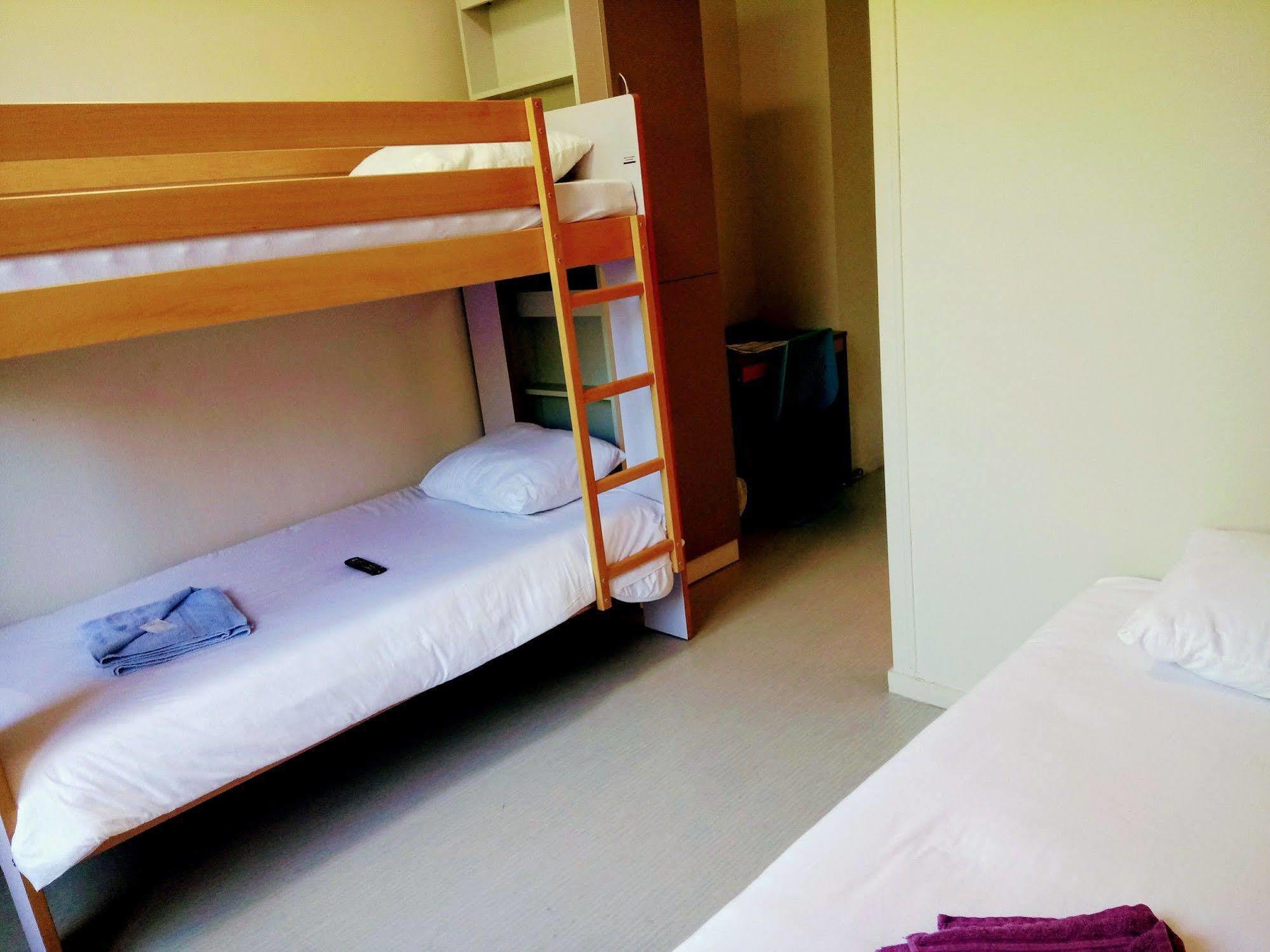 Auberge Des Remparts 佩罗讷 外观 照片