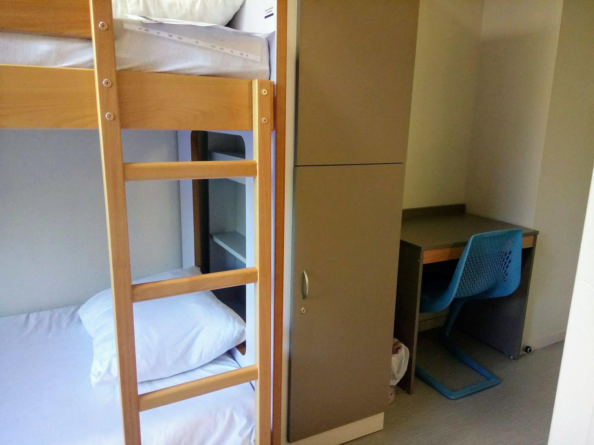 Auberge Des Remparts 佩罗讷 外观 照片