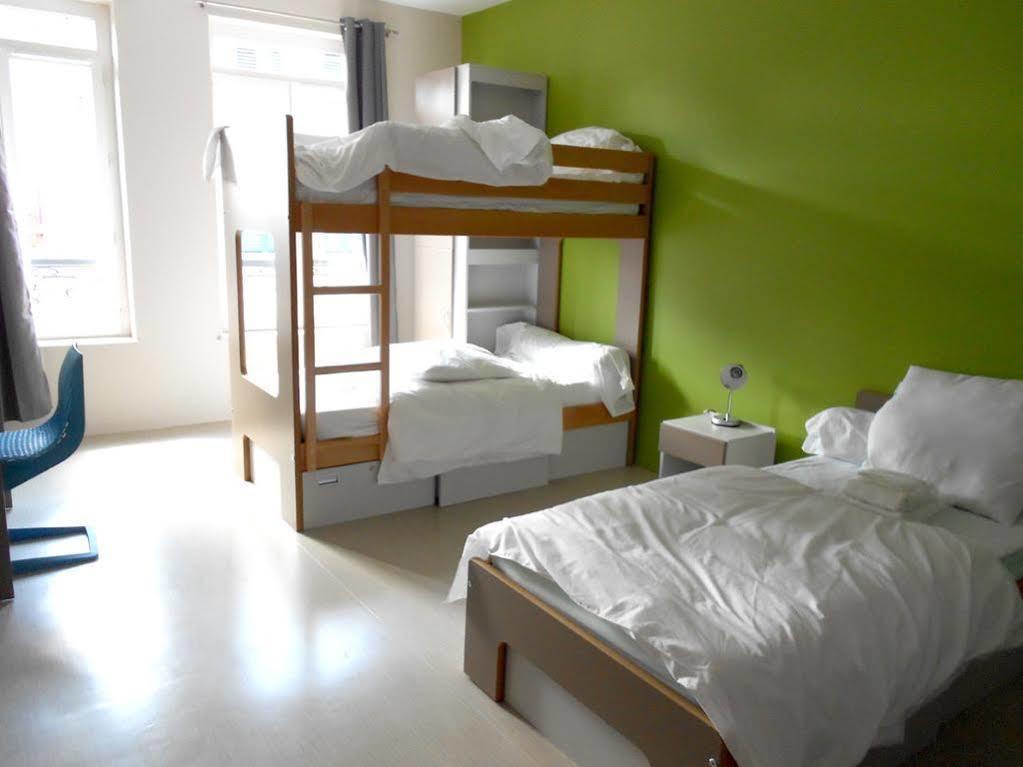 Auberge Des Remparts 佩罗讷 外观 照片