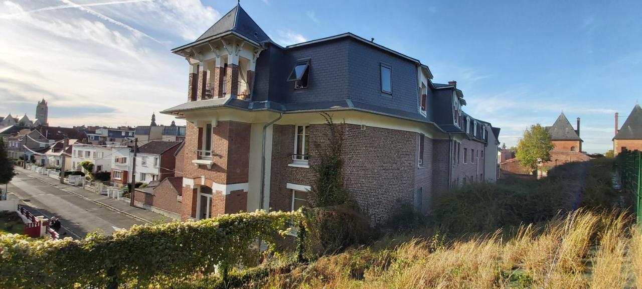 Auberge Des Remparts 佩罗讷 外观 照片