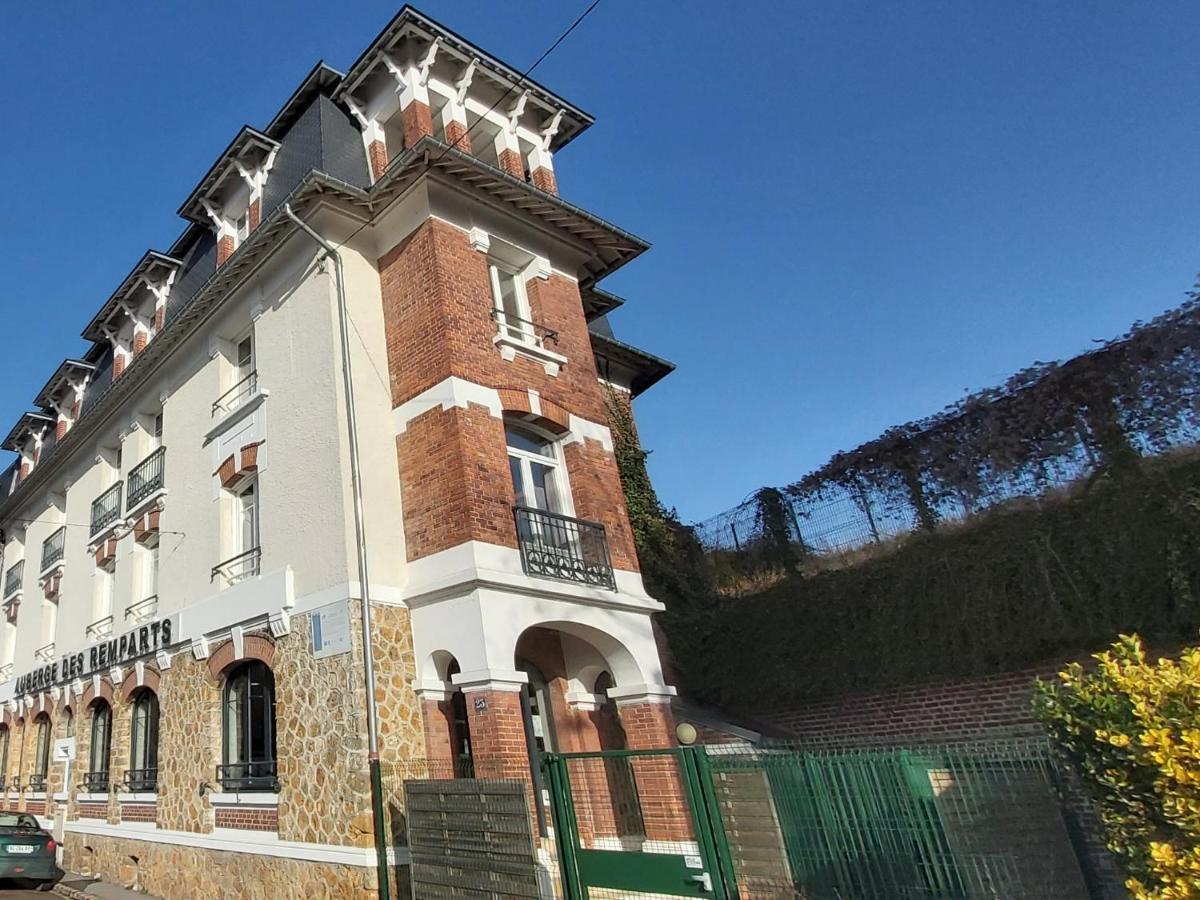 Auberge Des Remparts 佩罗讷 外观 照片